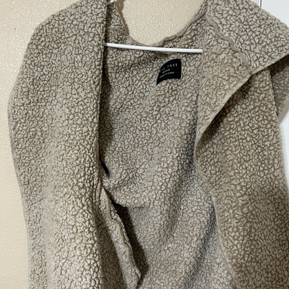 Love Tree Sherpa Pullover Vest Medium